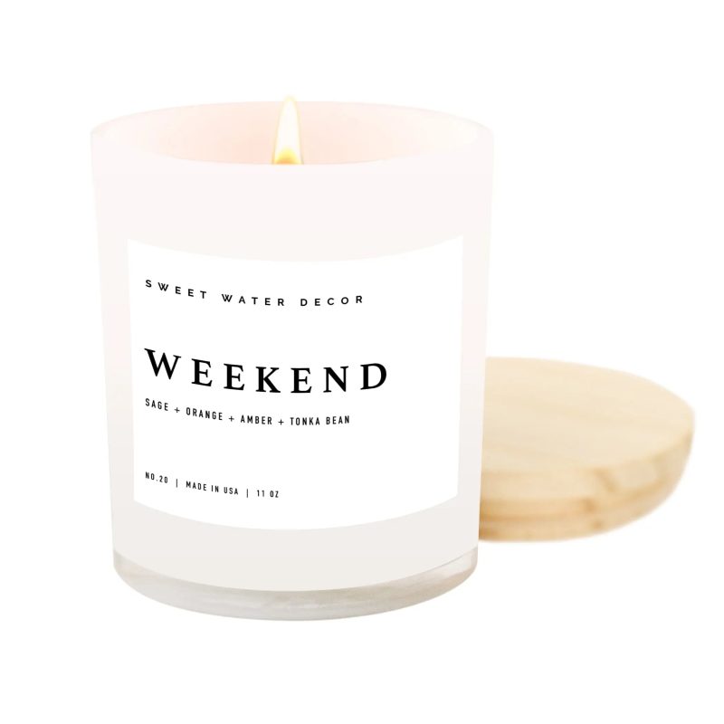 C020WW WEEKEND WHITE JAR SOY BLEND CANDLE SWEET WATER DECOR 01