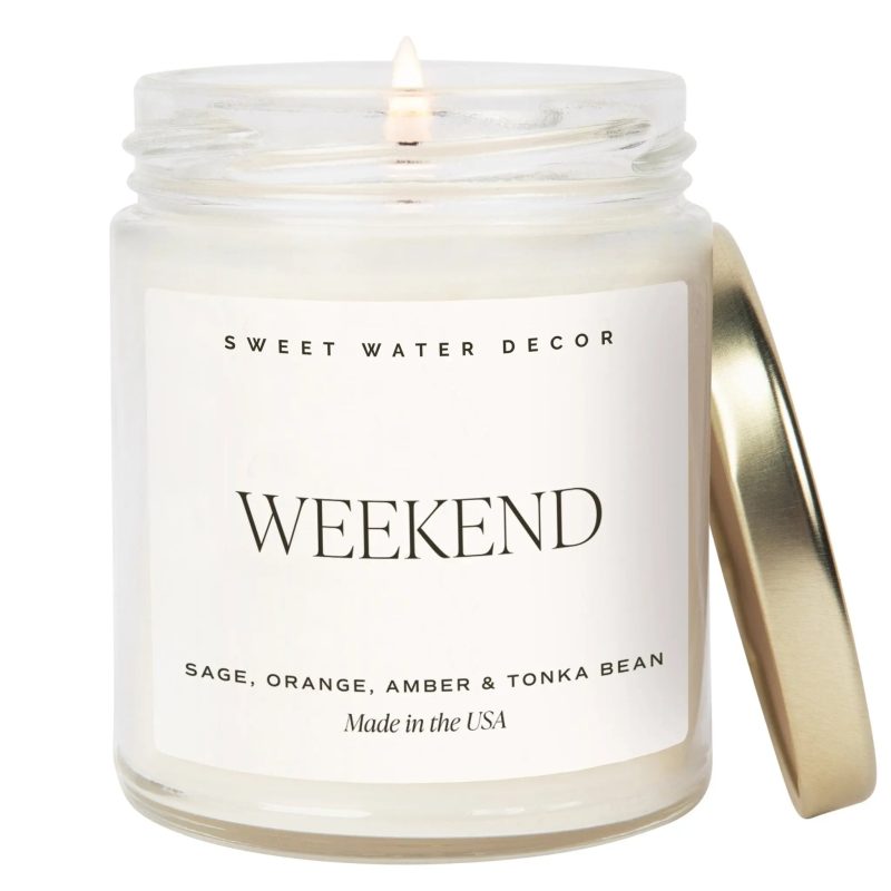 C120 WEEKEND 9OZ CANDLE SWD 2024 WB 172946