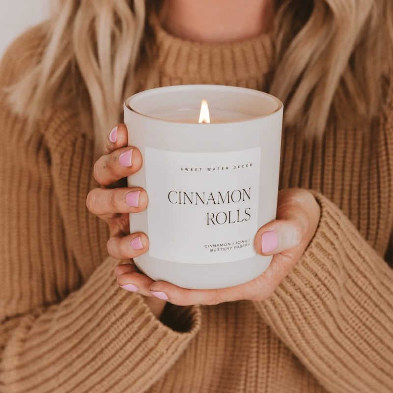 CL128 CINNAMON ROLLS NON TOXIC CANDLE 1 458920