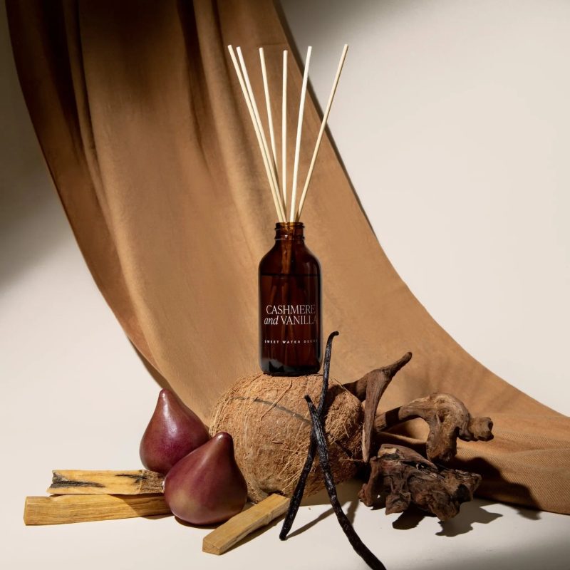 R157A CASHMERE AND VANILLA AMBER REED DIFFUSER SOONA JULY R5 2023 SWEET WATER DECOR 2 206411